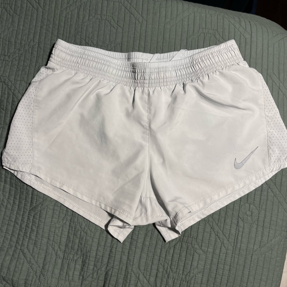 Nike women’s size small white shorts